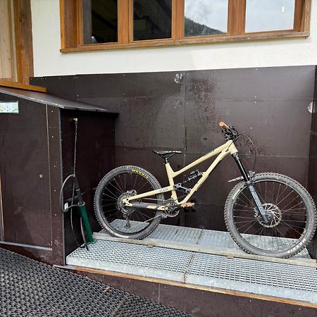 L'Ardesia Hostel Morzine Exterior photo