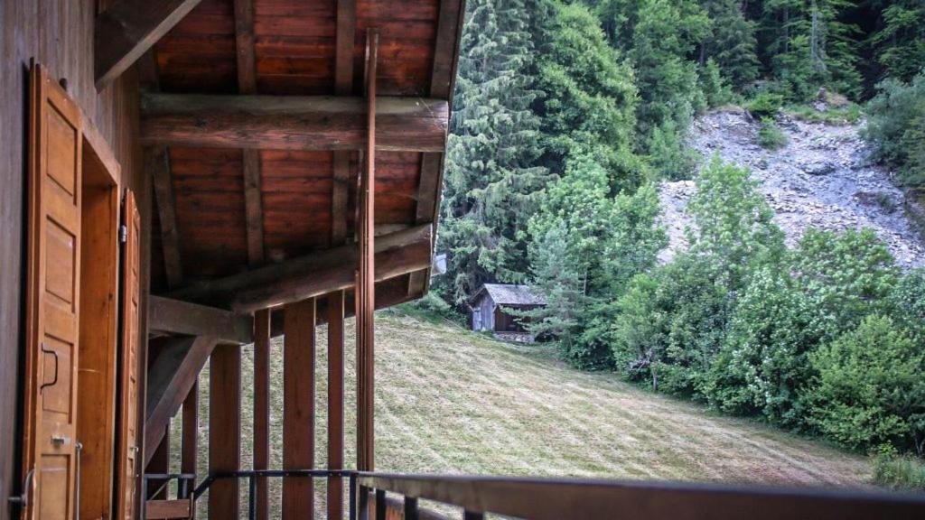 L'Ardesia Hostel Morzine Exterior photo
